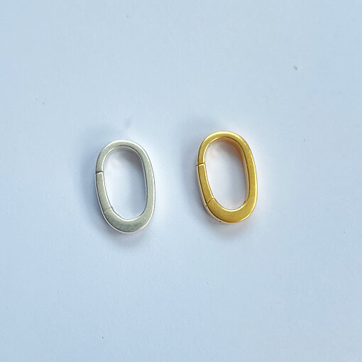 Carabiner, oval