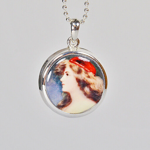Portrait Pendant