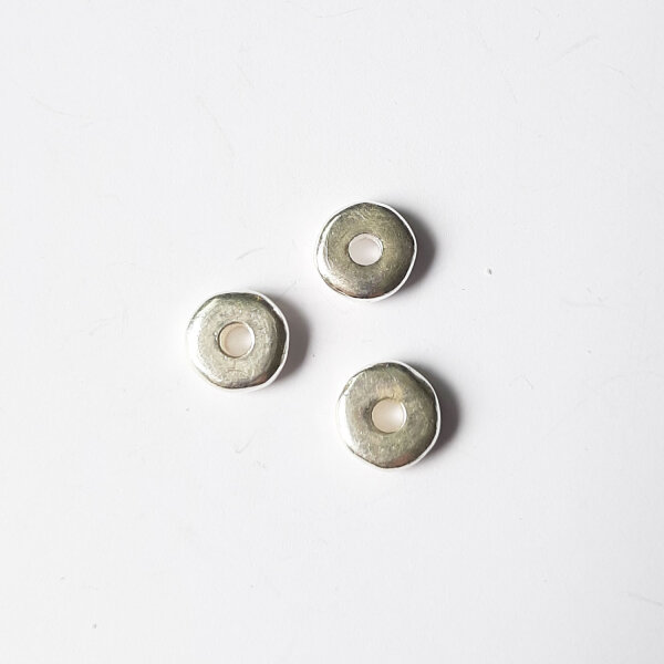 Bead, shiny