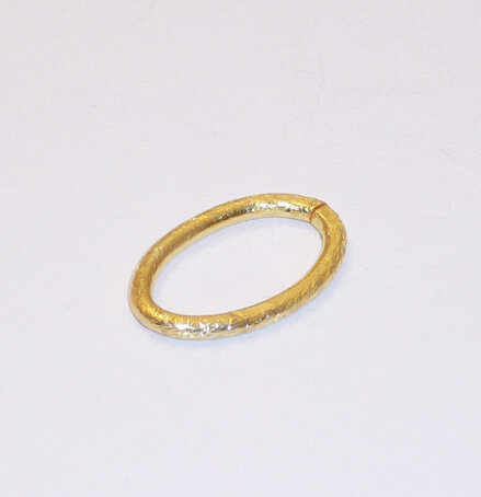 Ring, oval