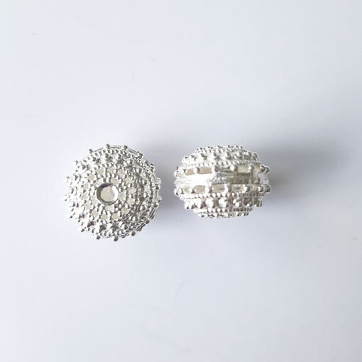 Bead, filigree