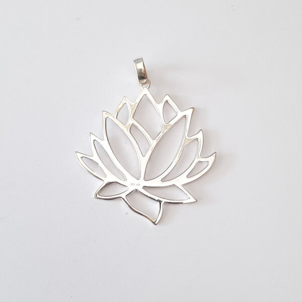 Lily pendant