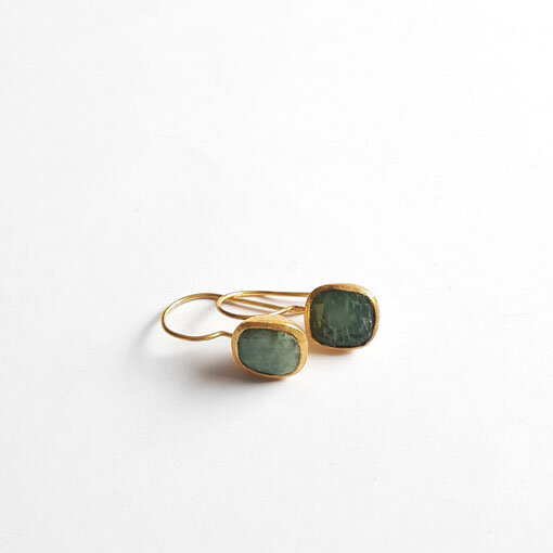 Semi Precious Stone Earrings Phrenite / 1 pair / gold