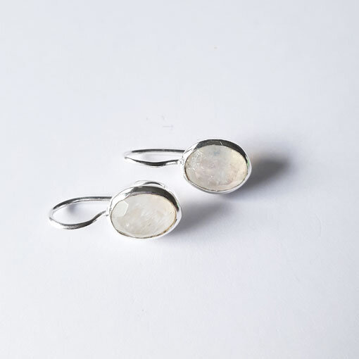 Semi Precious Stone Earrings Moonstone / 1 pair / silver