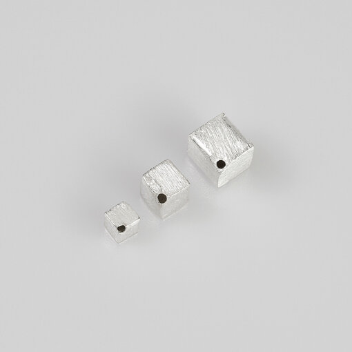 Würfel, diagonal 4,5mm / 10g / ca. 26 Stück / silber
