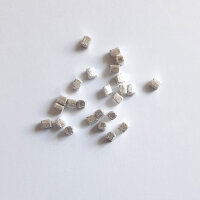 Würfel 2,5 x 2mm / 5g / ca. 73 Stück / silber